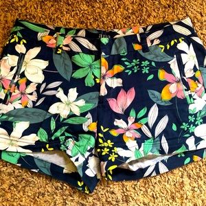Super cute 3” flowered shorts!
